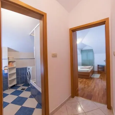 Spacious 80m2 Great Location *