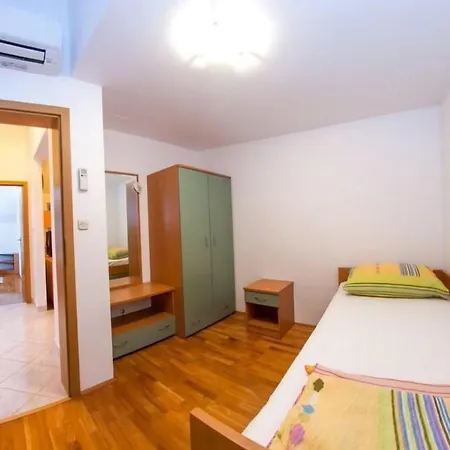 Spacious 80m2 Great Location