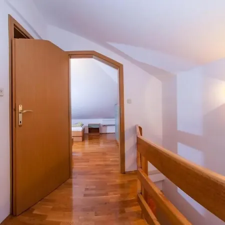 Spacious 80m2 Great Location Makarská